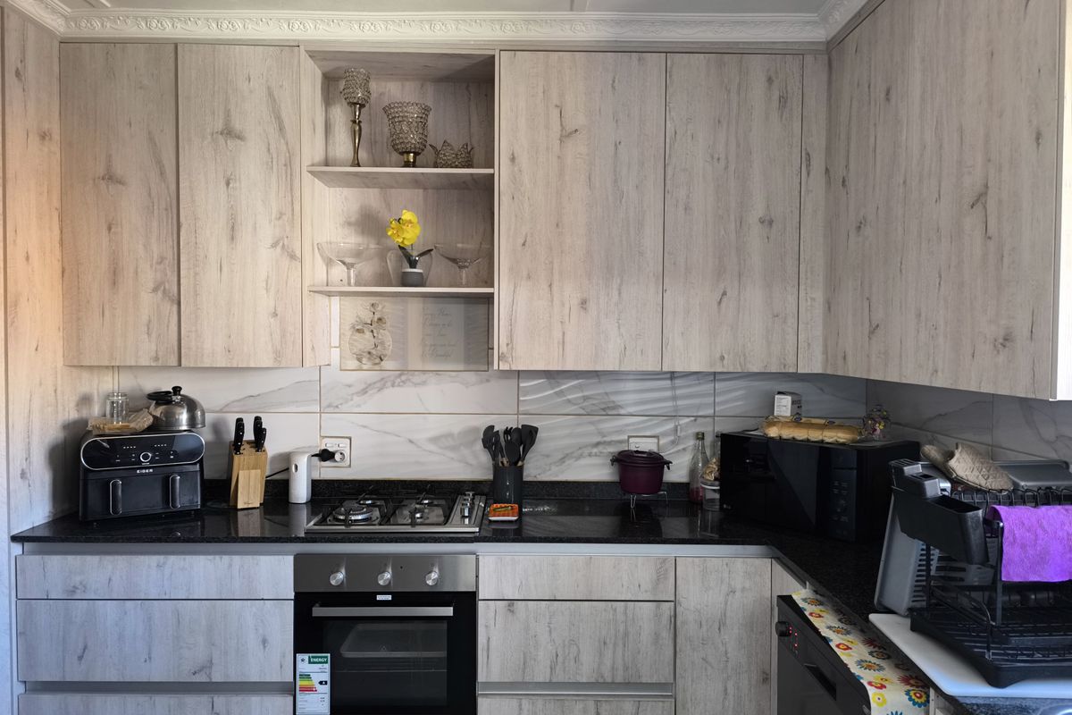 Sustainable Living with Space, Comfort & Modern Convenience - Photo 2