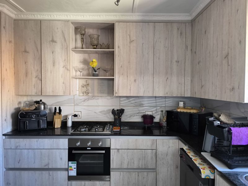 Sustainable Living with Space, Comfort & Modern Convenience - Photo 2