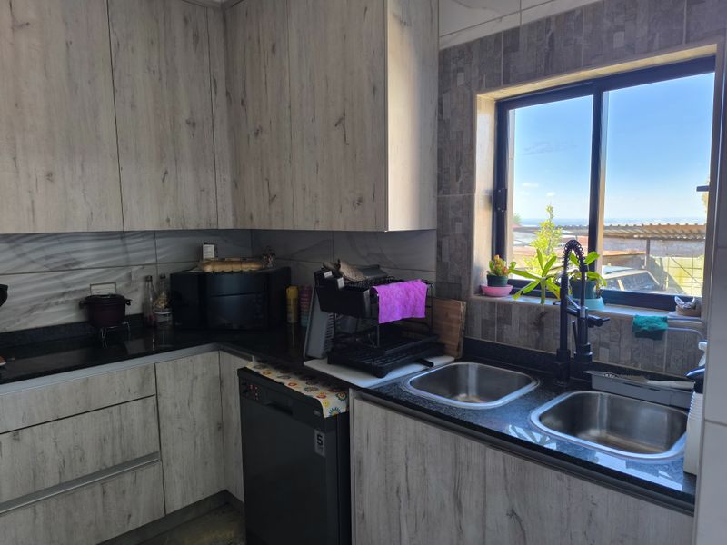 Sustainable Living with Space, Comfort & Modern Convenience - Photo 3