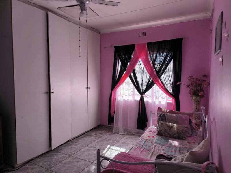Sustainable Living with Space, Comfort & Modern Convenience - Photo 10