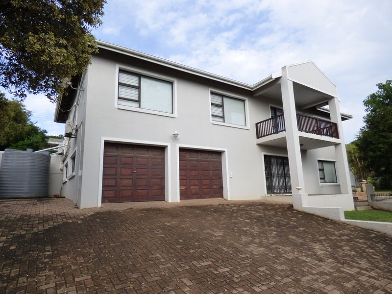 North-facing 3 bedroom home over-looking the Kowie River - Photo 2