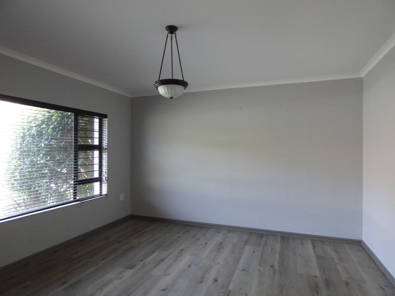 North-facing 3 bedroom home over-looking the Kowie River - Photo 10