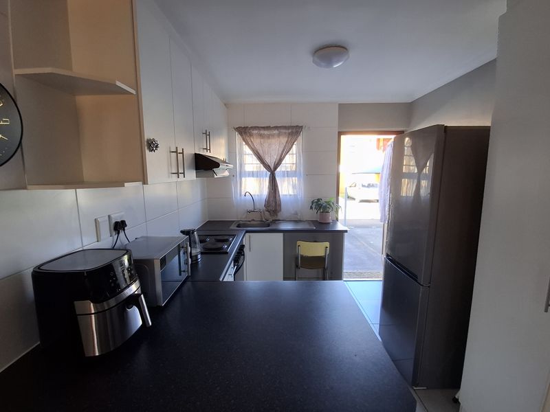 Apartment Rental Monthly In Brackenfell - Photo 2