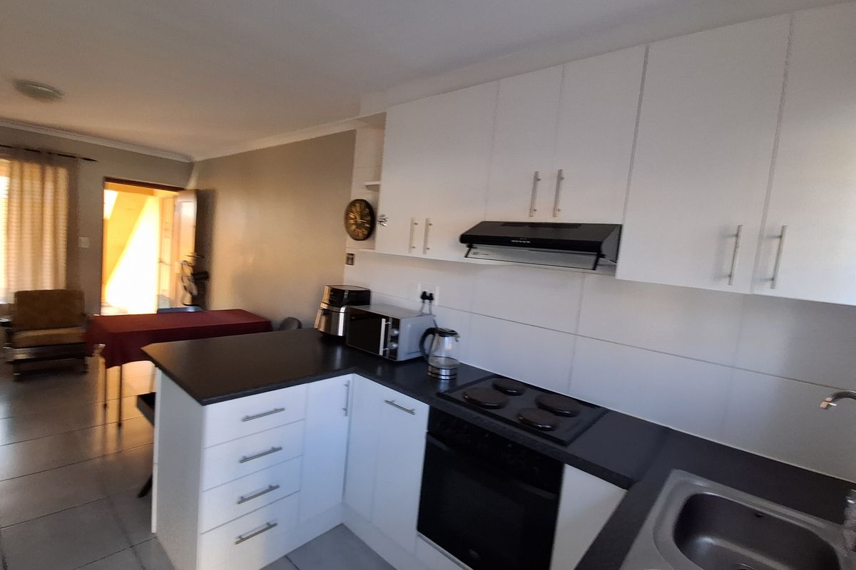 Apartment Rental Monthly In Brackenfell - Photo 3