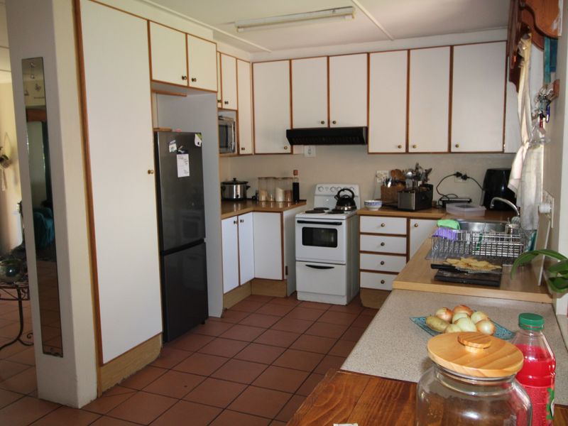 3 Bedroom home for sale in Gonubie - Photo 3