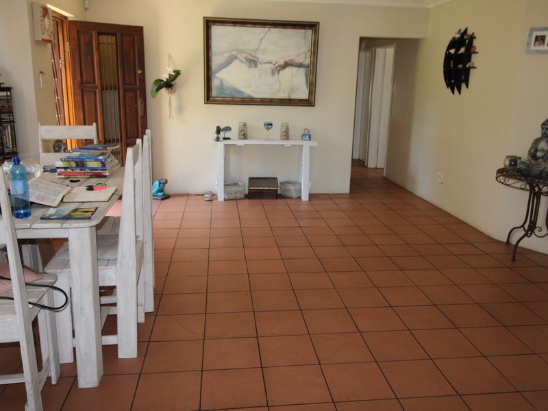 3 Bedroom home for sale in Gonubie - Photo 7