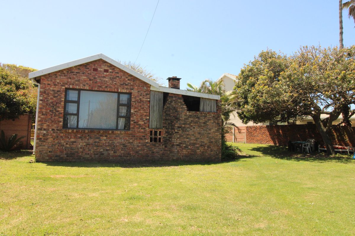 3 Bedroom home for sale in Gonubie - Photo 2