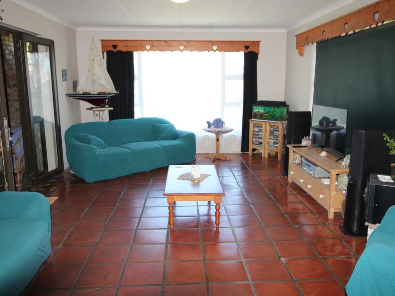 3 Bedroom home for sale in Gonubie - Photo 5