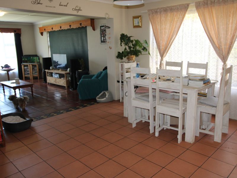 3 Bedroom home for sale in Gonubie - Photo 10