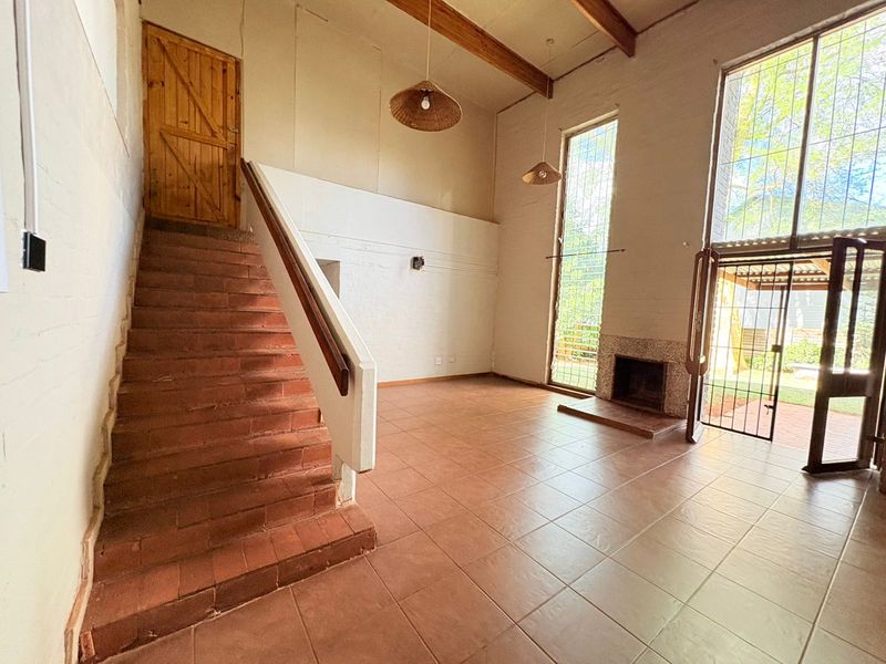 Charming Loft Unit with Private Garden Space - Photo 2