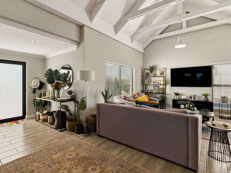 Modern Famiy Home, ready to move into - Photo 10