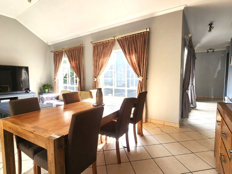 Full Title Simplex in Secure Estate - Photo 3