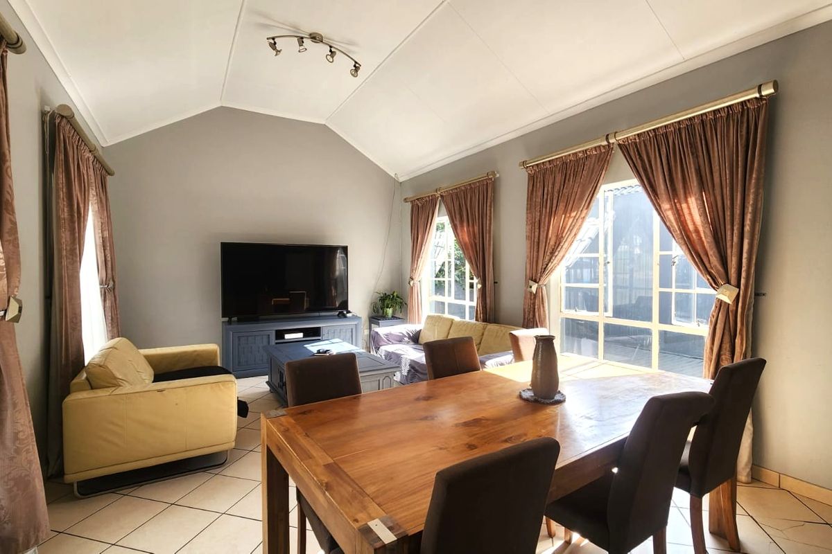 Full Title Simplex in Secure Estate - Photo 5