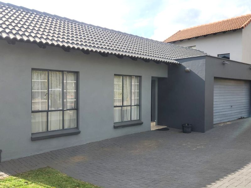 Full Title Simplex in Secure Estate - Photo 2