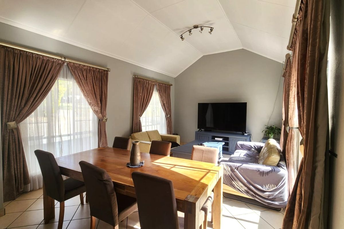 Full Title Simplex in Secure Estate - Photo 4