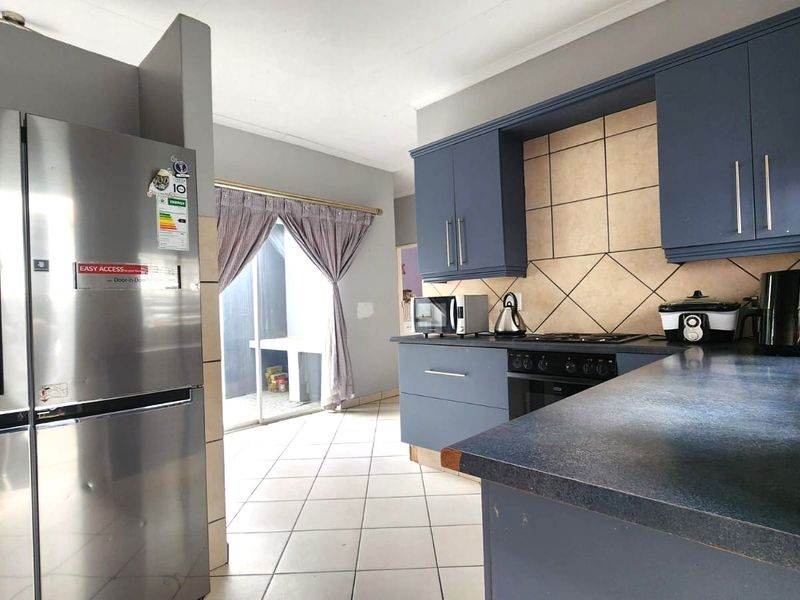 Full Title Simplex in Secure Estate - Photo 8