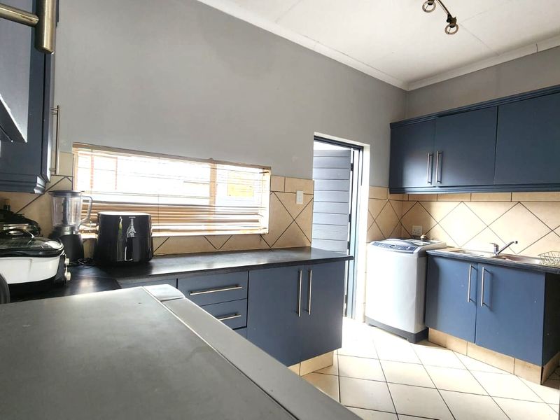 Full Title Simplex in Secure Estate - Photo 7
