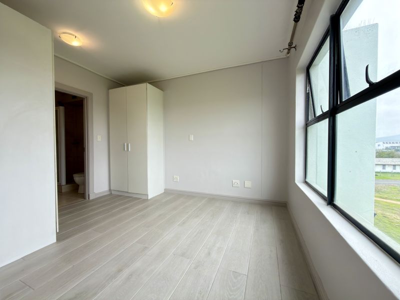 Spacious 1 Bedroom Apartment For Sale! - Photo 9