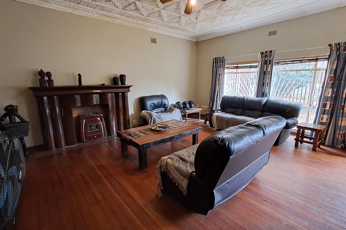 Classic Heidelberg Charm with Heated Pool & Flatlet - Photo 5