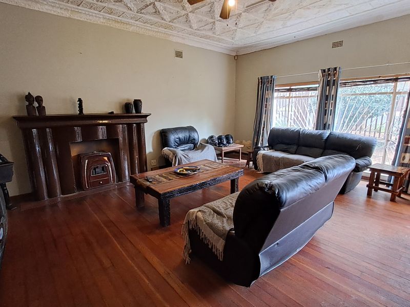 Classic Heidelberg Charm with Heated Pool & Flatlet - Photo 5