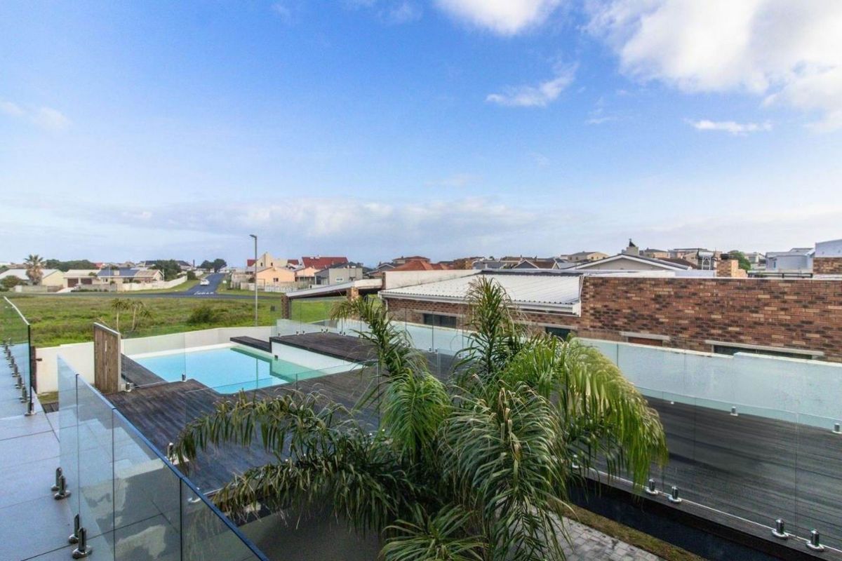 House For Sale In Gansbaai - Photo 2