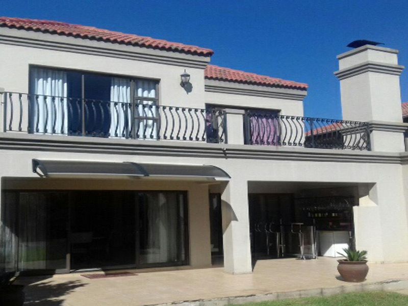 Elegant 3-Bedroom Family Home for Sale in Eagle Trace Estate, Fourways - Photo 1
