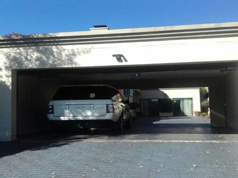 Elegant 3-Bedroom Family Home for Sale in Eagle Trace Estate, Fourways - Photo 8