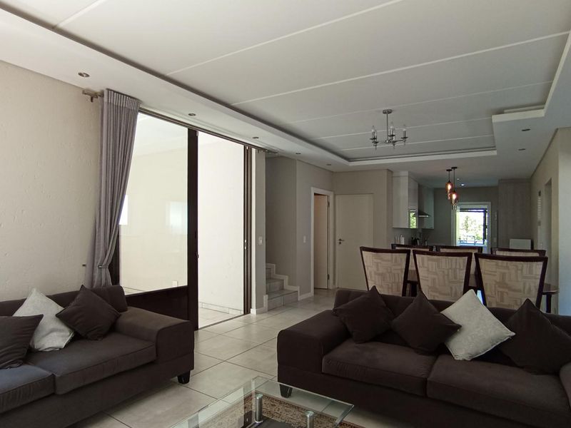 Stylish Double-Storey 3-Bedroom Home for Sale in Witkoppen, Fourways - Photo 2