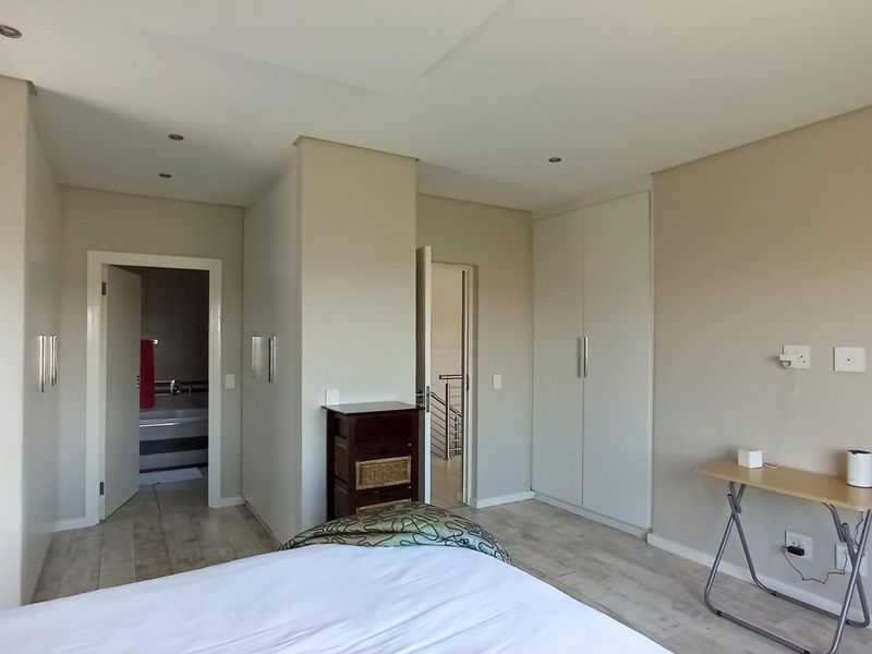 Stylish Double-Storey 3-Bedroom Home for Sale in Witkoppen, Fourways - Photo 6