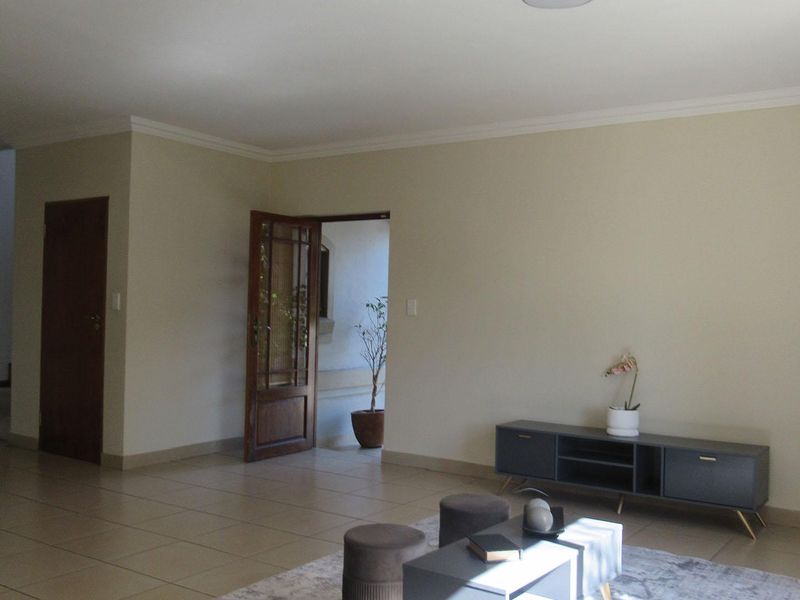Spacious Double-Storey 3-Bedroom Family Home with Flatlet for Sale in Maroeladal, Randburg - Photo 8