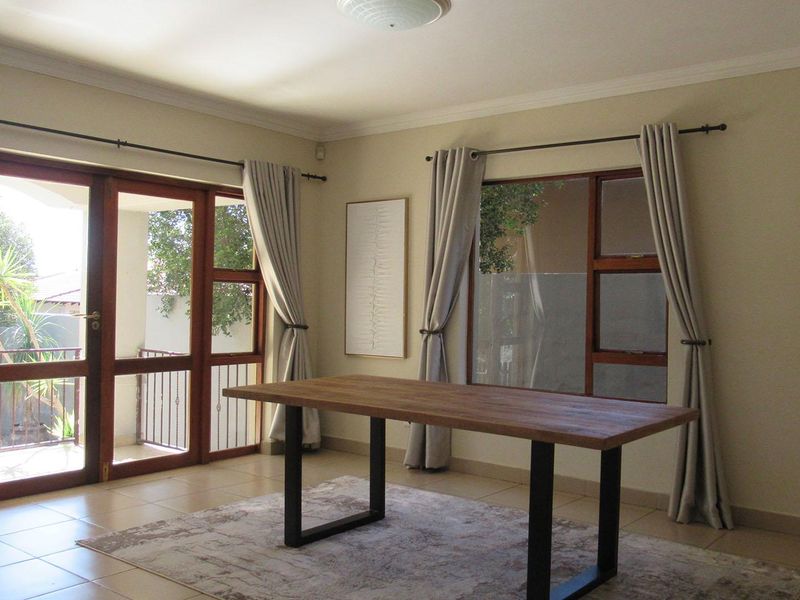 Spacious Double-Storey 3-Bedroom Family Home with Flatlet for Sale in Maroeladal, Randburg - Photo 7