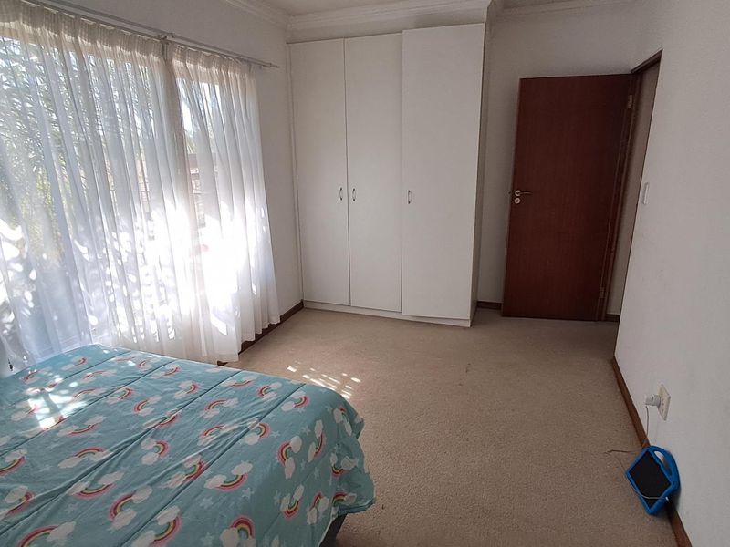 Spacious Double-Storey 3-Bedroom Family Home with Flatlet for Sale in Maroeladal, Randburg - Photo 5