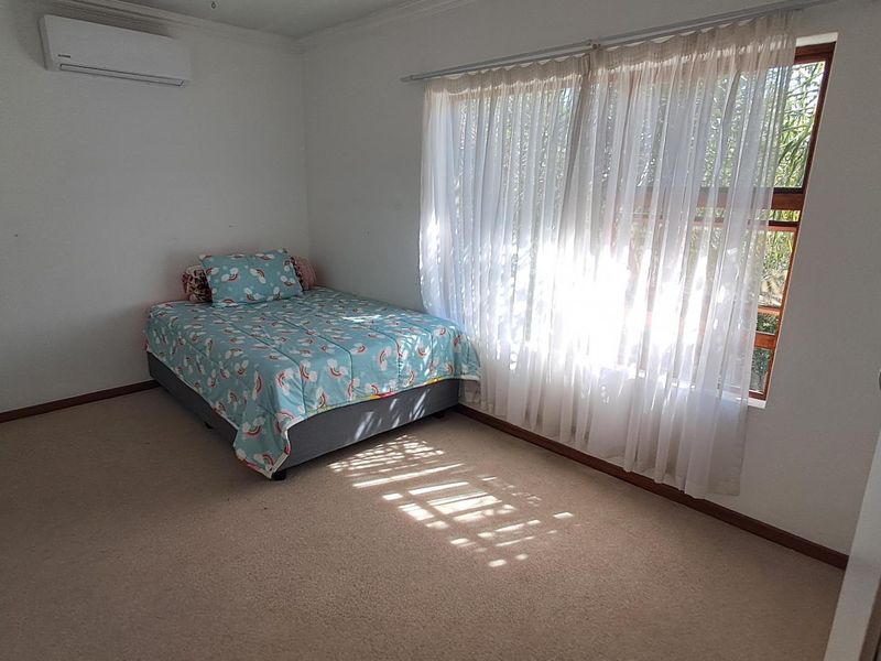 Spacious Double-Storey 3-Bedroom Family Home with Flatlet for Sale in Maroeladal, Randburg - Photo 4
