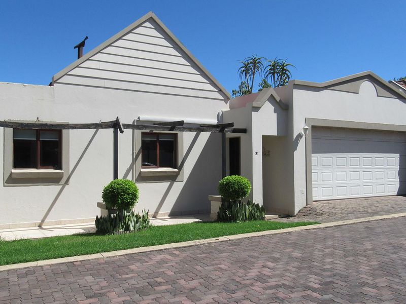 Elegant Free-Standing 3-Bedroom Family Home with Pool for Sale in Witkoppen, Fourways - Photo 1