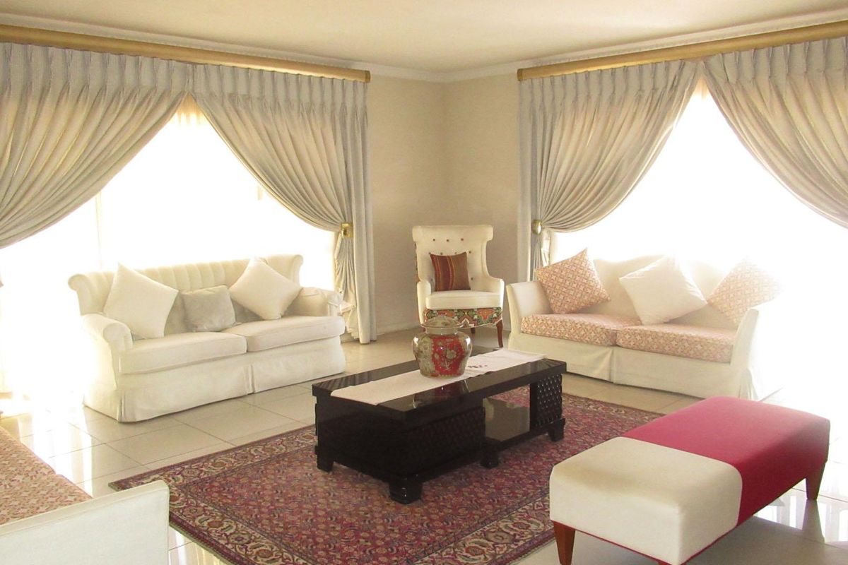 Exceptional Double-Storey 4-Bedroom Family Home for Sale in Gallo Manor, Sandton (Pre-Hammer Bank As - Photo 3