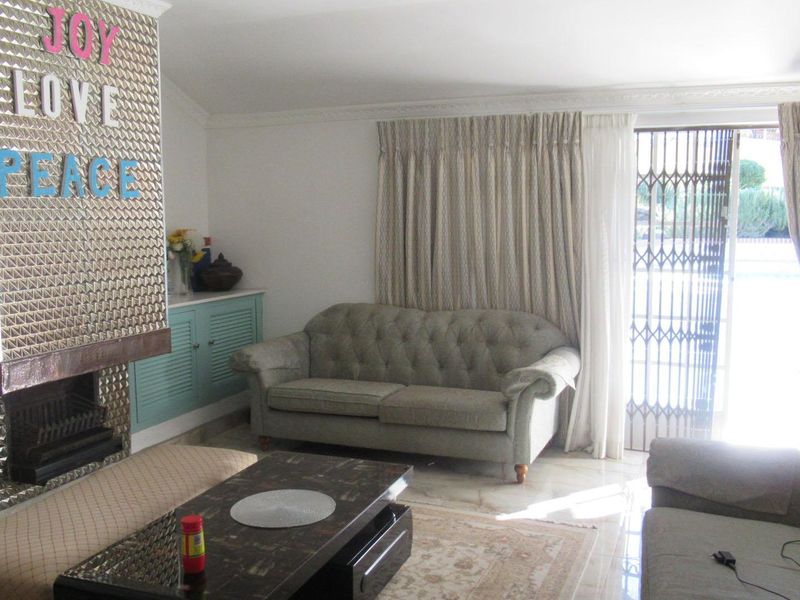 Exceptional Double-Storey 4-Bedroom Family Home for Sale in Gallo Manor, Sandton (Pre-Hammer Bank As - Photo 2