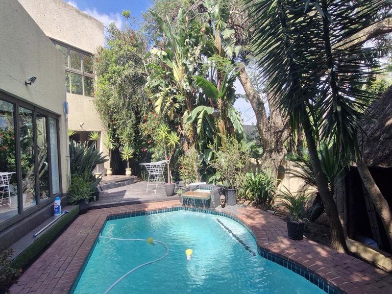 Grand Double-Storey 6-Bedroom Family Residence for Sale in Gallo Manor, Sandton - Photo 5