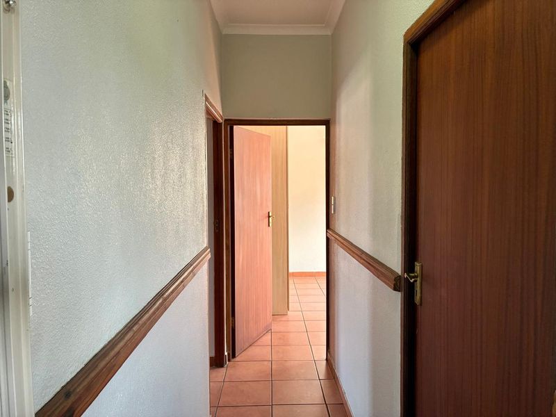 Stunning 3-bedroom home in Vanderbijlpark SE 2, perfect for family living. - Photo 9