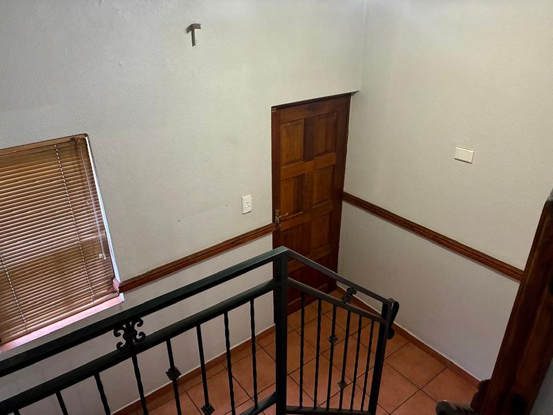 Stunning 3-bedroom home in Vanderbijlpark SE 2, perfect for family living. - Photo 7