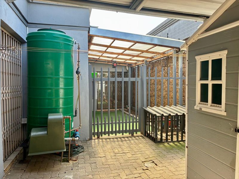 Stunning 3-bedroom home in Vanderbijlpark SE 2, perfect for family living. - Photo 5