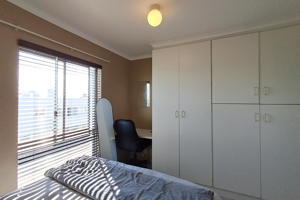 1-Bedroom Apartment in Secure Complex - Photo 3