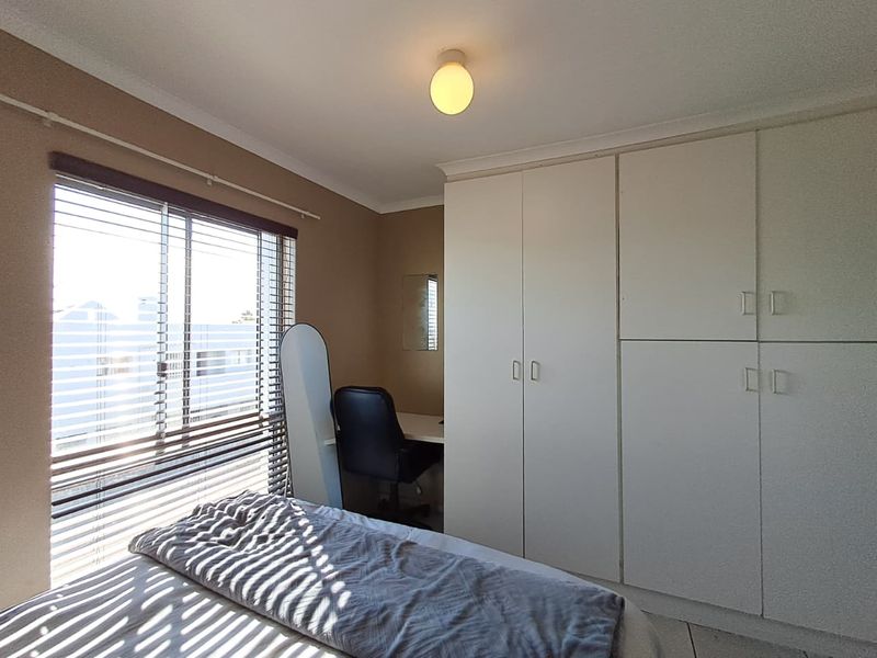 1-Bedroom Apartment in Secure Complex - Photo 3