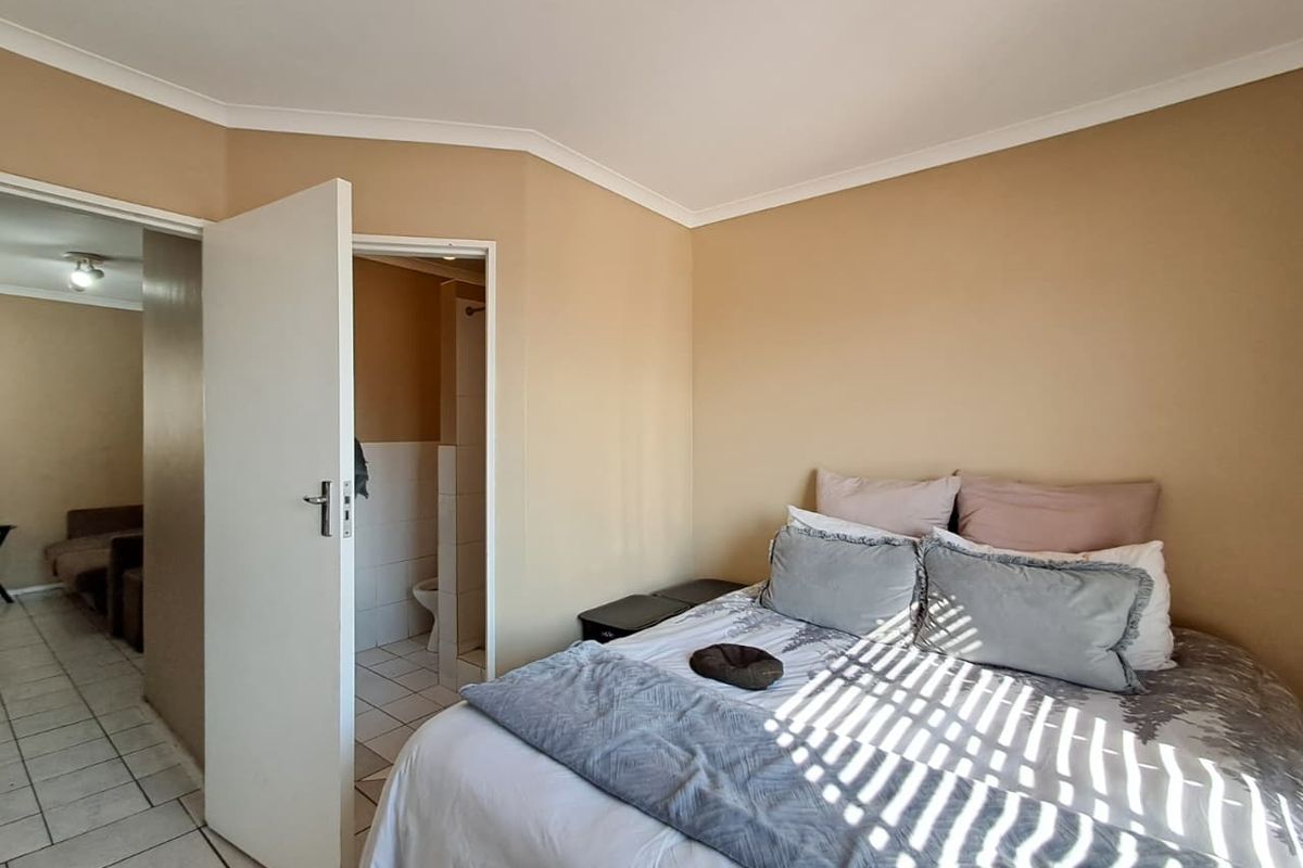 1-Bedroom Apartment in Secure Complex - Photo 4