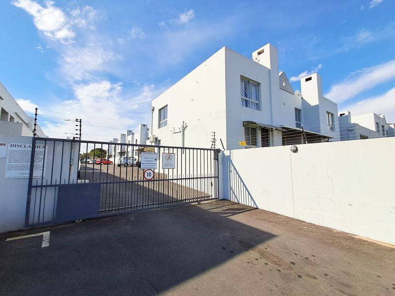 1-Bedroom Apartment in Secure Complex - Photo 1