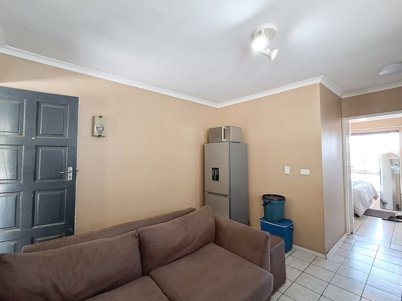 1-Bedroom Apartment in Secure Complex - Photo 9
