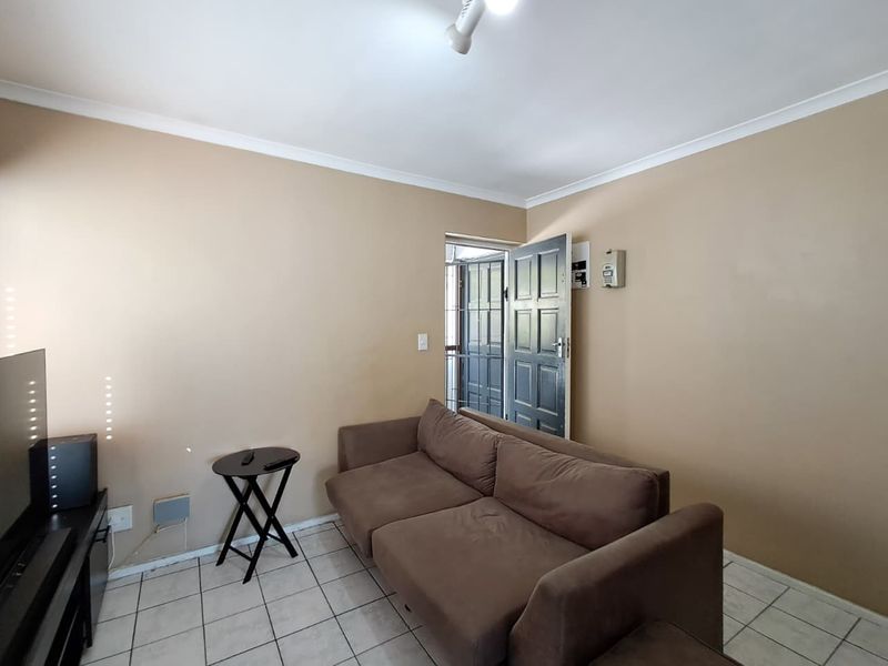 1-Bedroom Apartment in Secure Complex - Photo 7