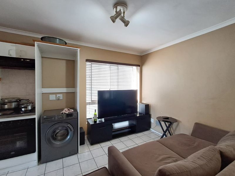 1-Bedroom Apartment in Secure Complex - Photo 6