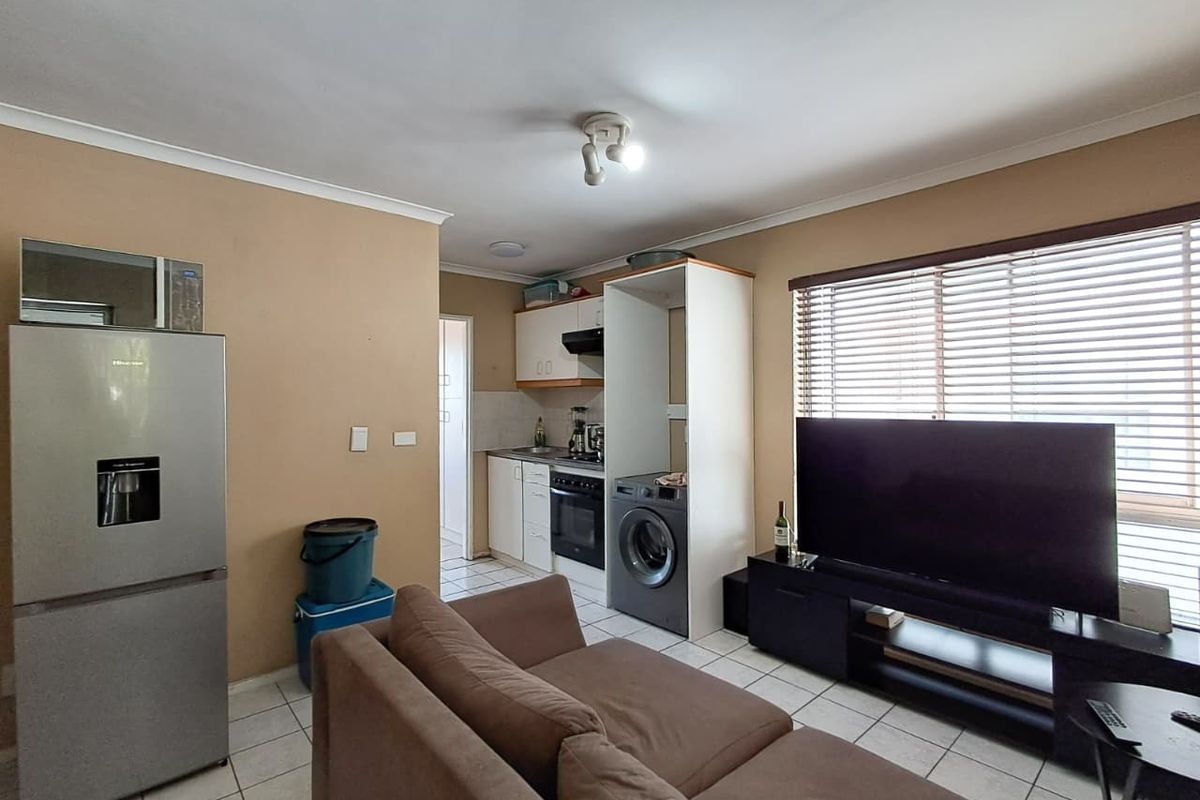 1-Bedroom Apartment in Secure Complex - Photo 5
