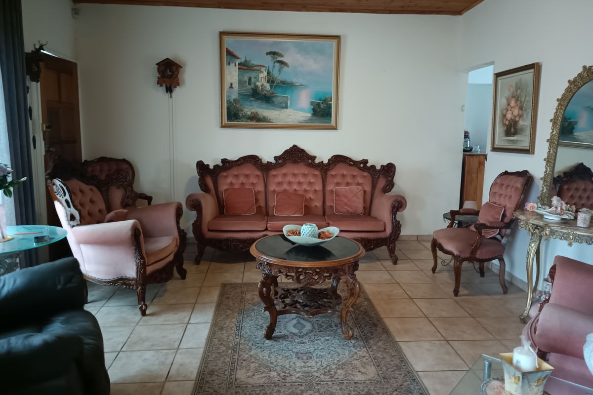 Spacious 3 Bedroom Contemporary Home - Photo 5