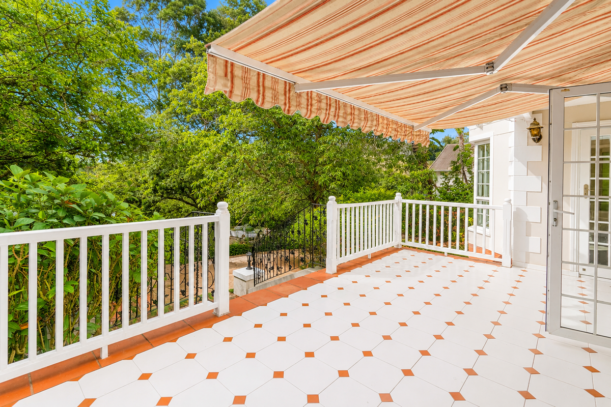 Classical Charm with lots of Accommodation - Photo 3